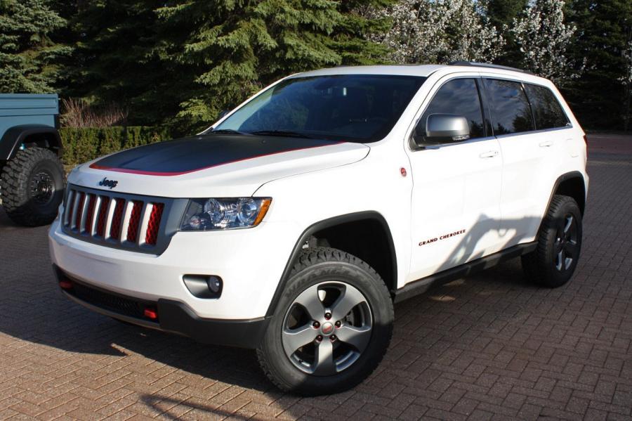  Jeep Grand Cherokee Trailhawk Concept 2012 года  (фото 23 из 25)